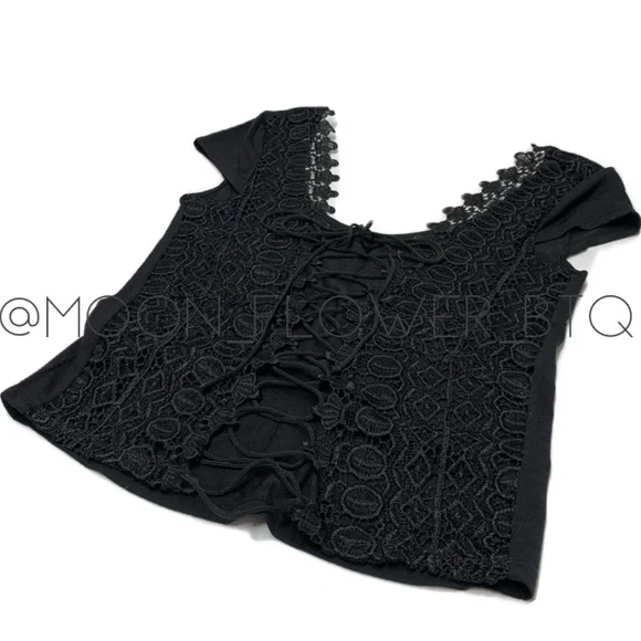 🔴SALE 3/$20🔴 High Demand Women's Knit Jersey Lace-up Back Tee - Picture 3 of 12